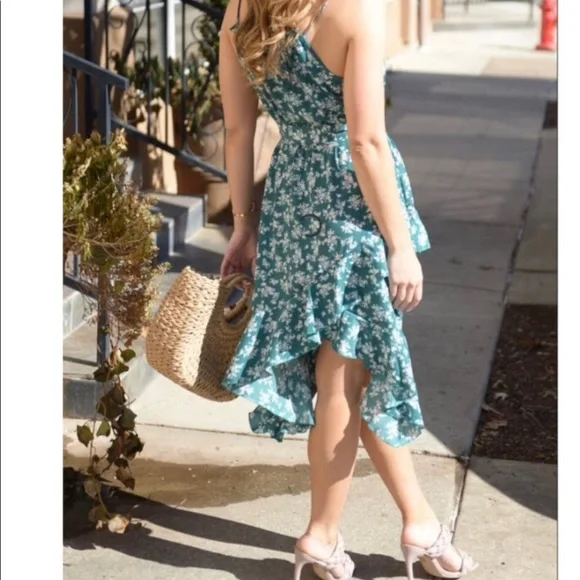 midi dress in a floral pattern in a beautiful shade of green - Picture 2 of 2